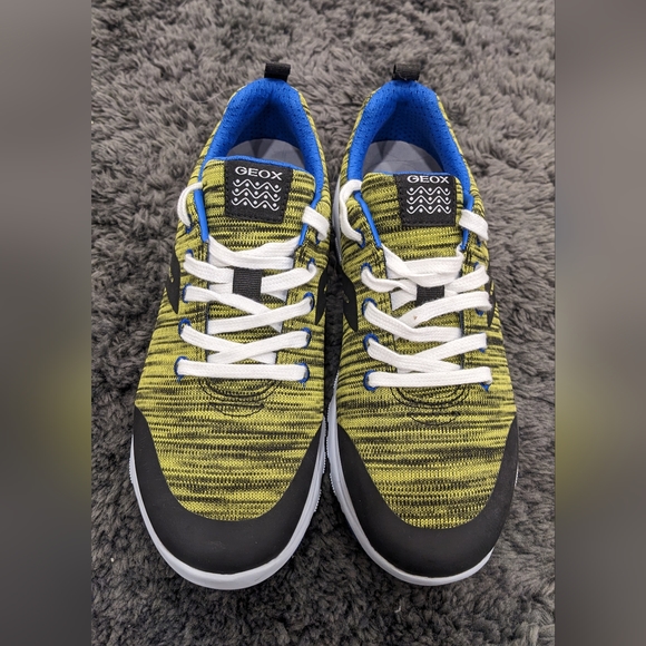 Brand New Geox Respira Shoes (Size 3 Kids) - Picture 3 of 6